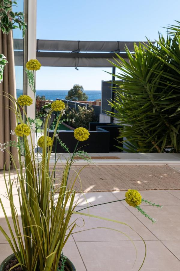Vue mer superbe pavillon - LESCLESDENICOLE Carqueiranne Extérieur photo