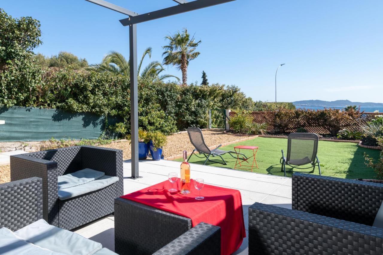 Vue mer superbe pavillon - LESCLESDENICOLE Carqueiranne Extérieur photo