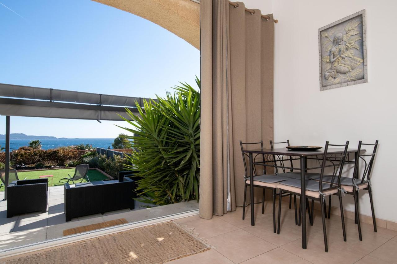 Vue mer superbe pavillon - LESCLESDENICOLE Carqueiranne Extérieur photo